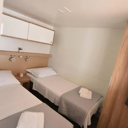 Mobile Homes Sara - , Adriatic , Dalmatia Turanj